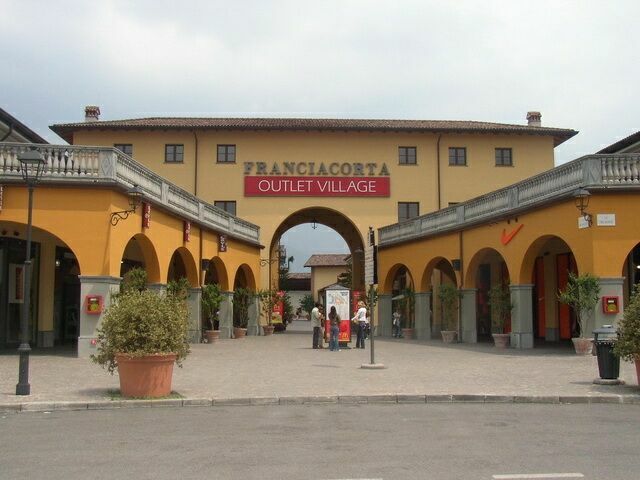 Franciacorta-Outlet-Village аутлет