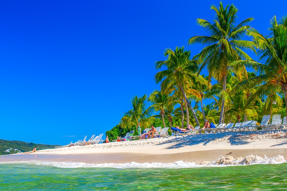 Потрясающий пляж на острове Кайо-Левантадо