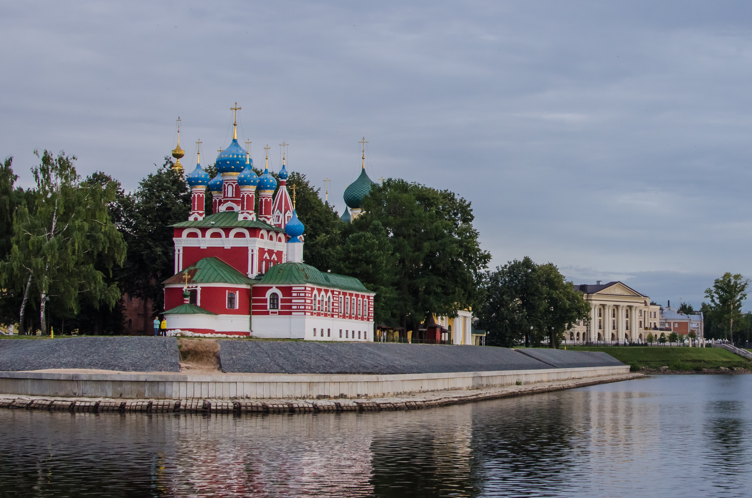 центральная площадь углича