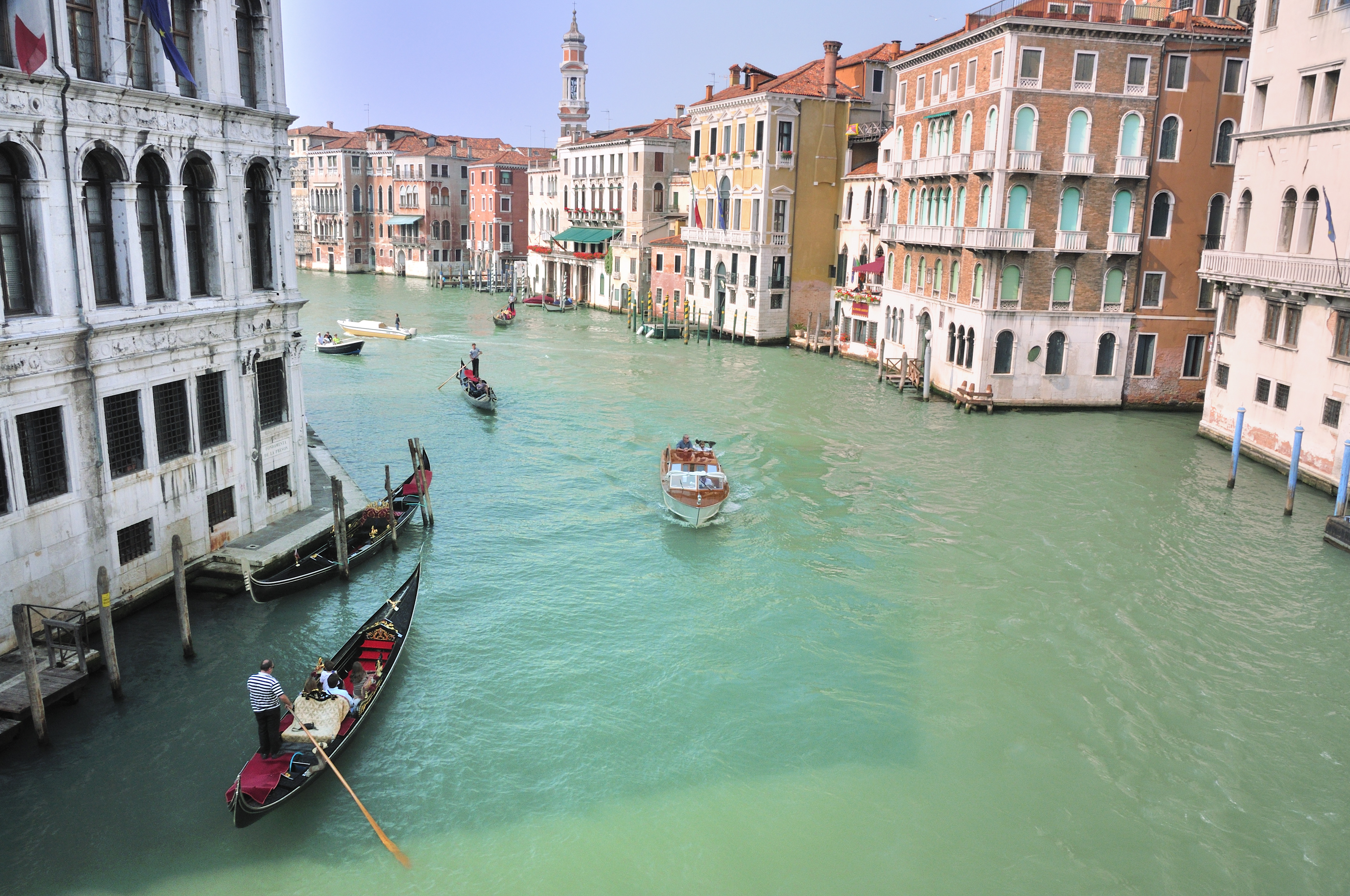 Удивительный город венеция. Венеция Италия. Венеция. Гондолы. Город Венеция Адриатического моря. Венеция город на воде.
