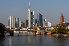 Skyline of Frankfurt 2007.jpg