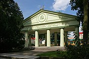 Trzcianka - Mausoleum 01.jpg