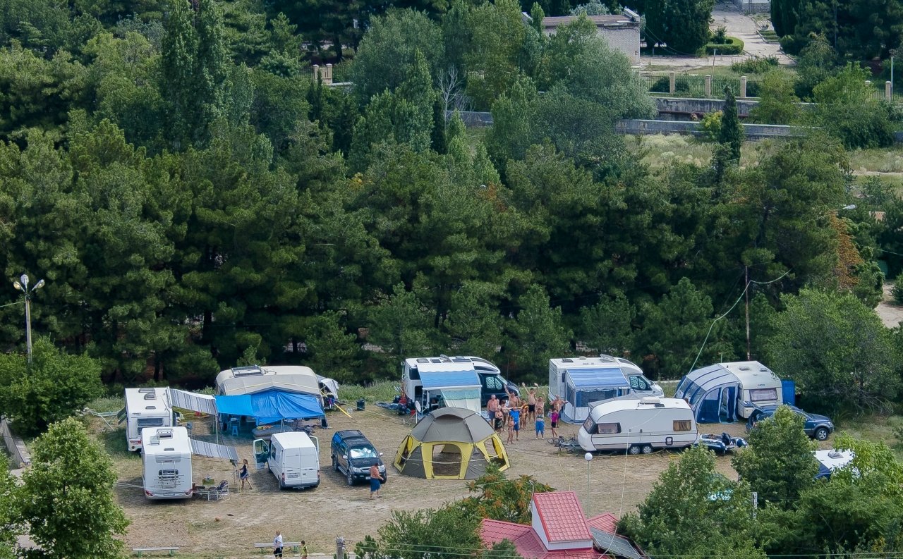 Где лучше остановиться с палаткой в Крыму: топ-5 мест по мнению туристов на 2019 год