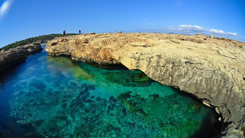 Бирюзовая вода