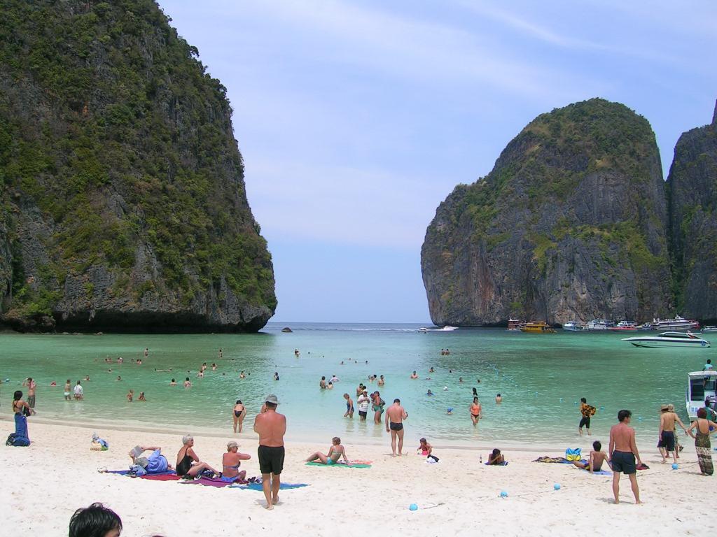 Phi_Phi_Island