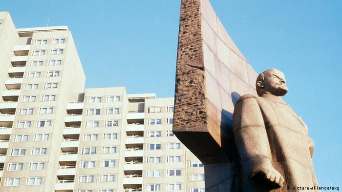 Памятник Ленину на площади Ленина в Восточном Берлине