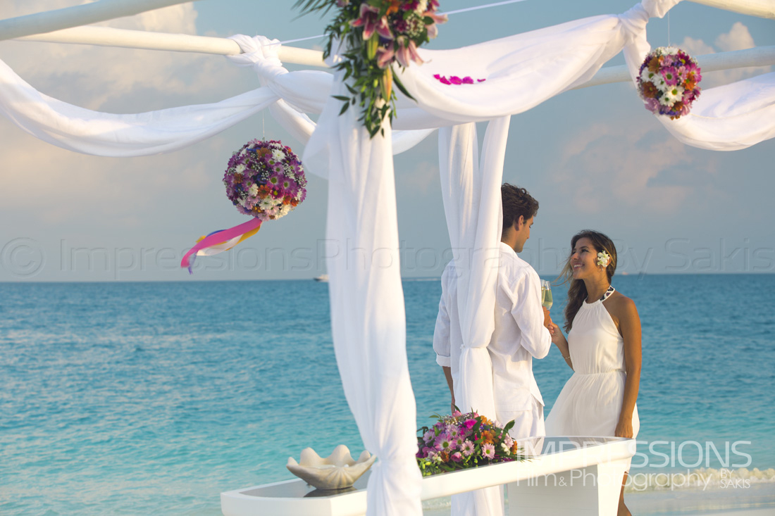 Медовый месяц что это. Свадьба на Мальдивах. Свадебная церемония на Мальдивах. Свадебная фотосессия на Мальдивах. Свадебные путешествия для молодоженов.