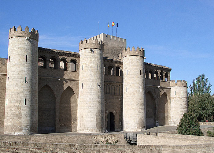 Дворец Альхаферия - резиденция Кортесов Арагона
