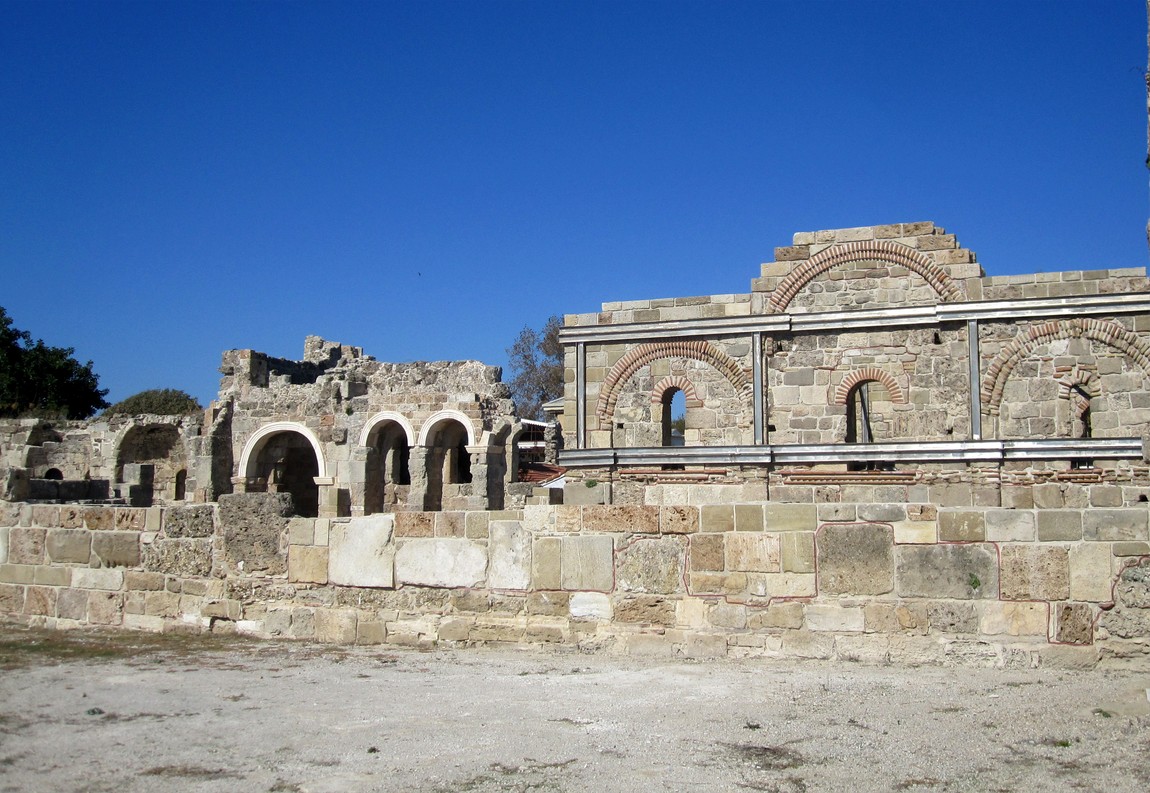 Руины Базилики в Сиде (Турция)