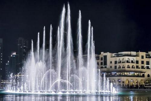 Танцующие фонтаны в Дубае