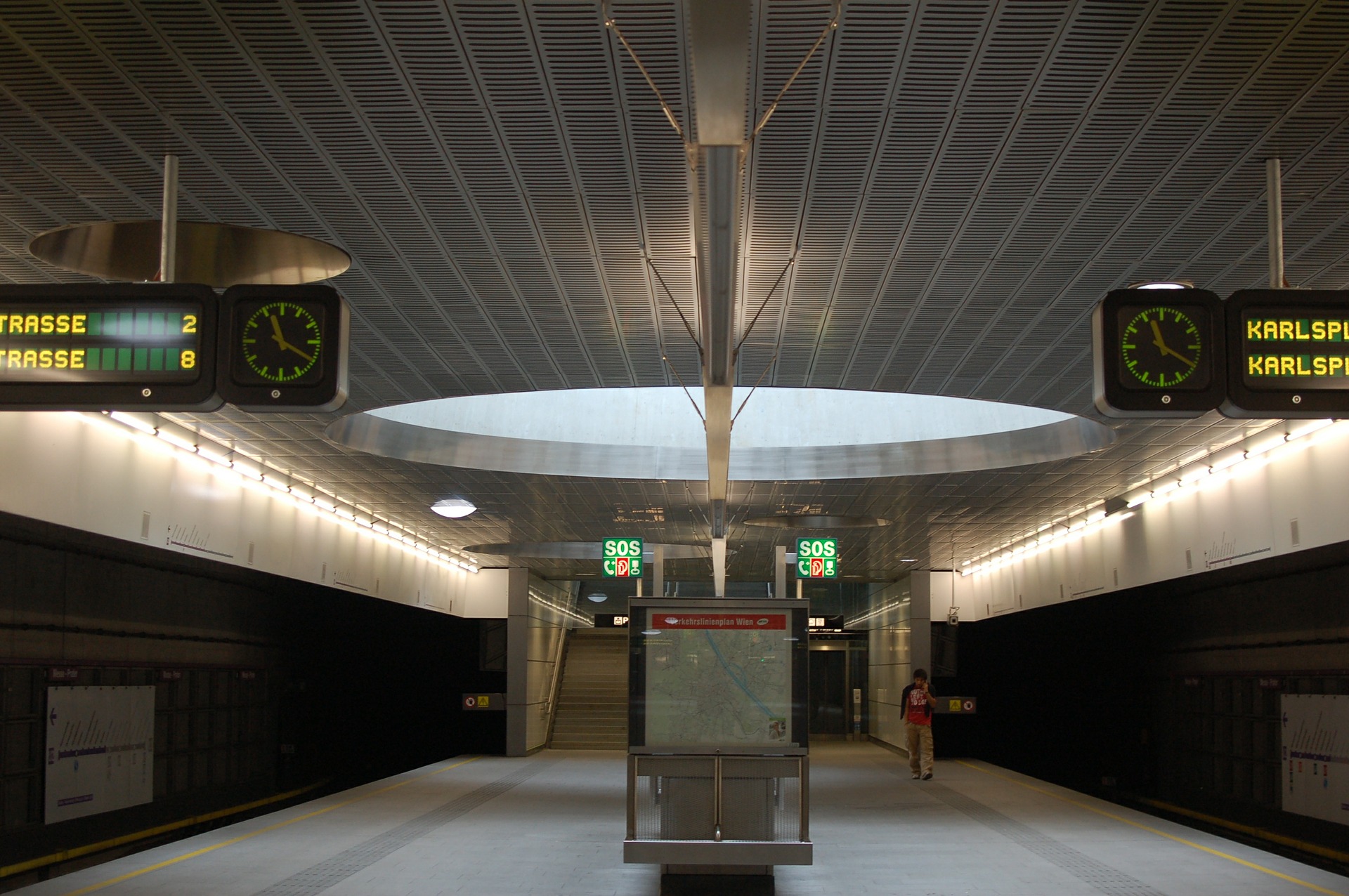 Часы на станциях метро. Венское метро. Станции метро Вена. Самые красивые станции метро вены.