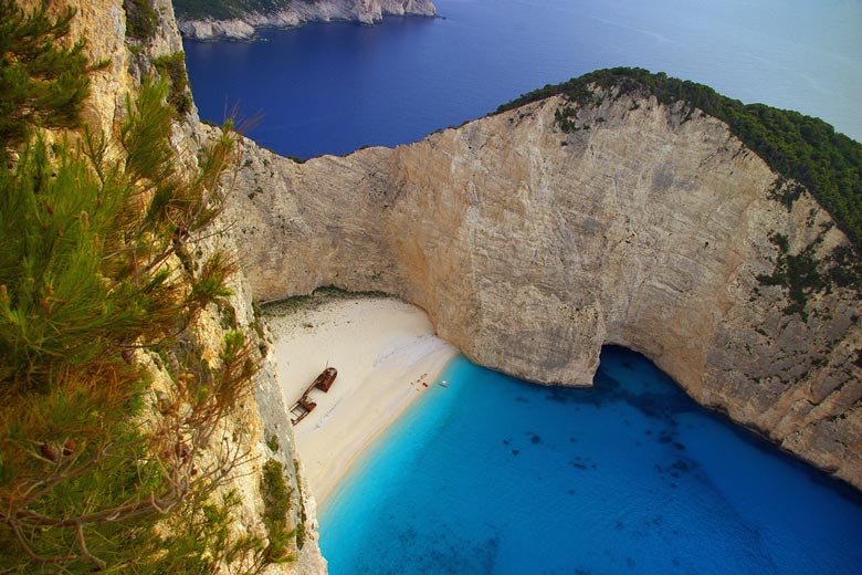 Navagio Beach, Zante Greece © RHiNO NEAL - Flickr Creative Commons