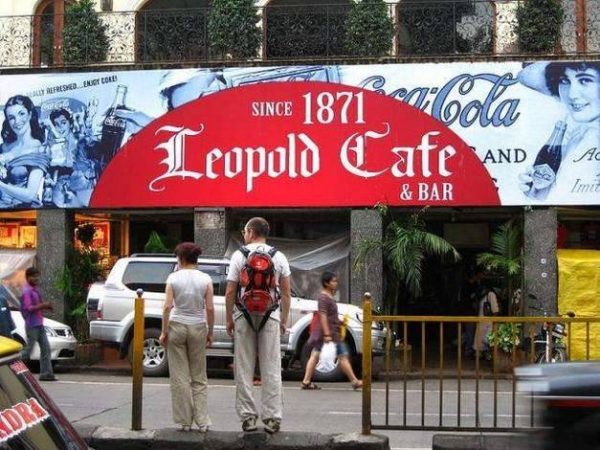 Кафе «Леопольд» в Болливуде