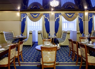 Банкет у подножья горы. Отель Адиюх-Пэлас. Хабез, Карачаево-Черкесия.